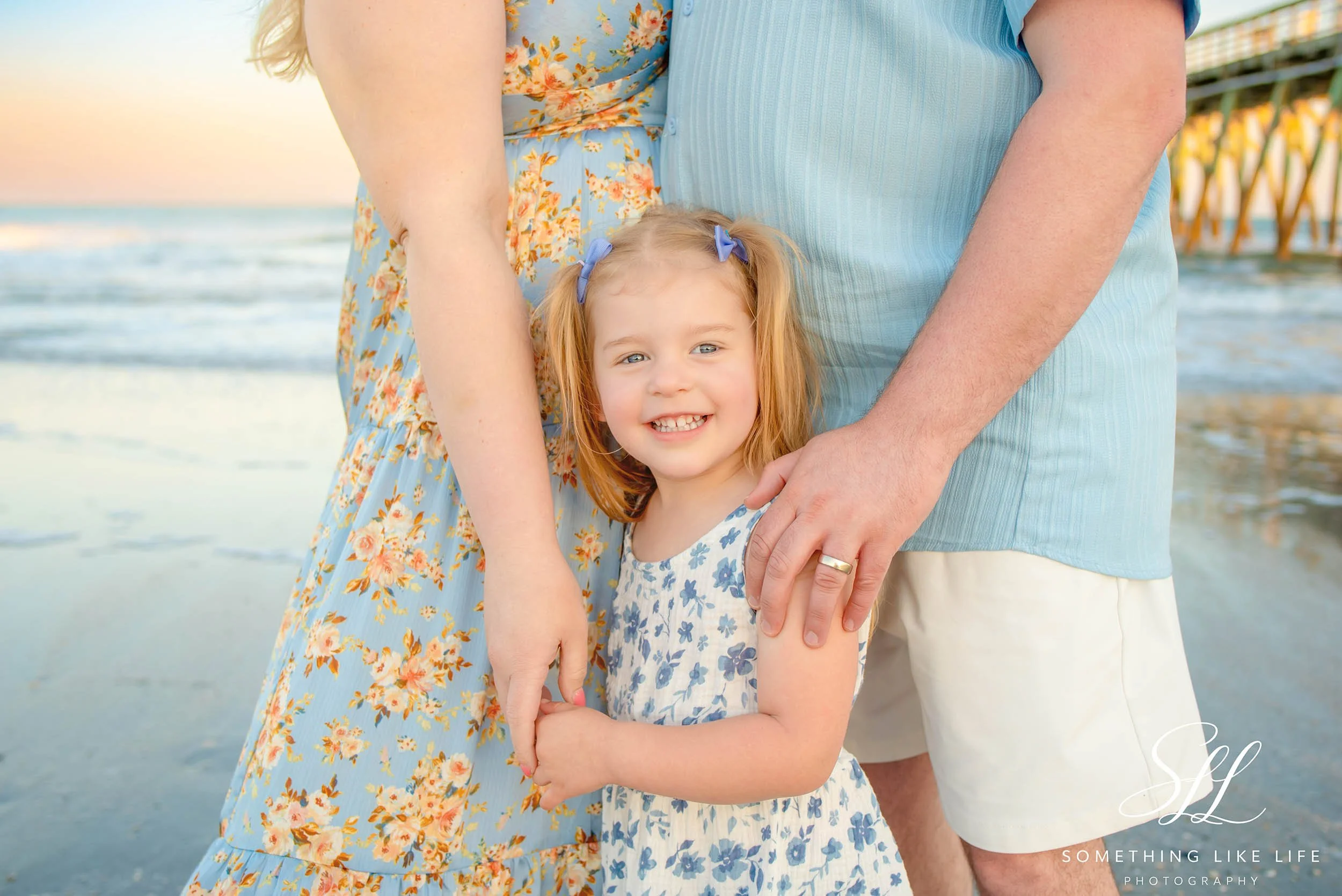 child-beach-portrait-myrtle-beach-family-photographer.jpeg