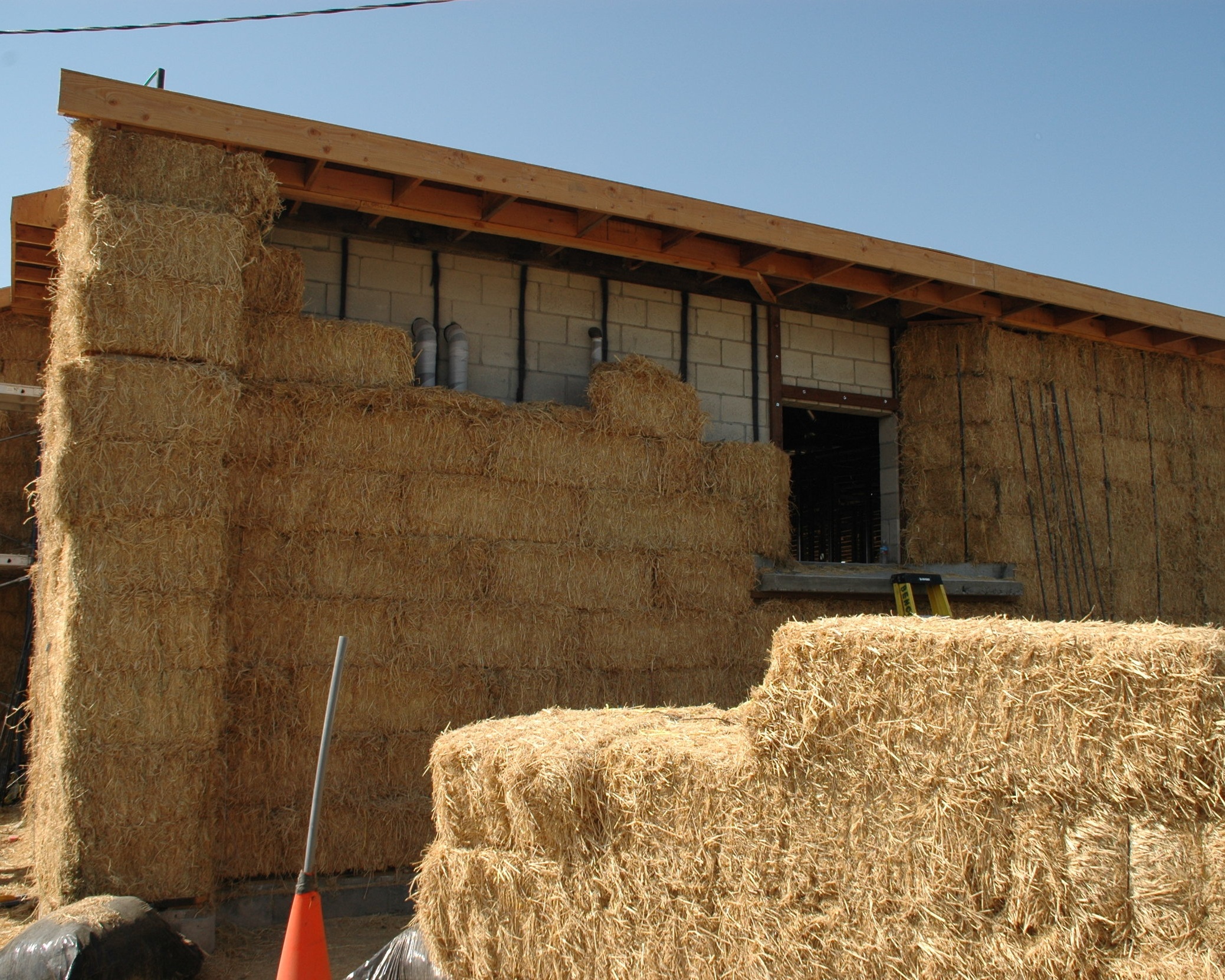 Northside+Strawbale+Obs+069.jpg