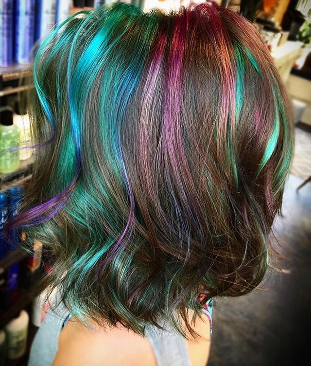 A little Sunday morning vivids 🧜🏻♀️. Book to get mermaid hair with @cattcollinscosmetology at our west Ashley location.
.
.
#charlestonsc#charlestonhair#charlestonvivids#pulpriot#pilpriothair#mermaidhair#charlestonstylist#charlestonsrtist#pulpriotvivids#vivids