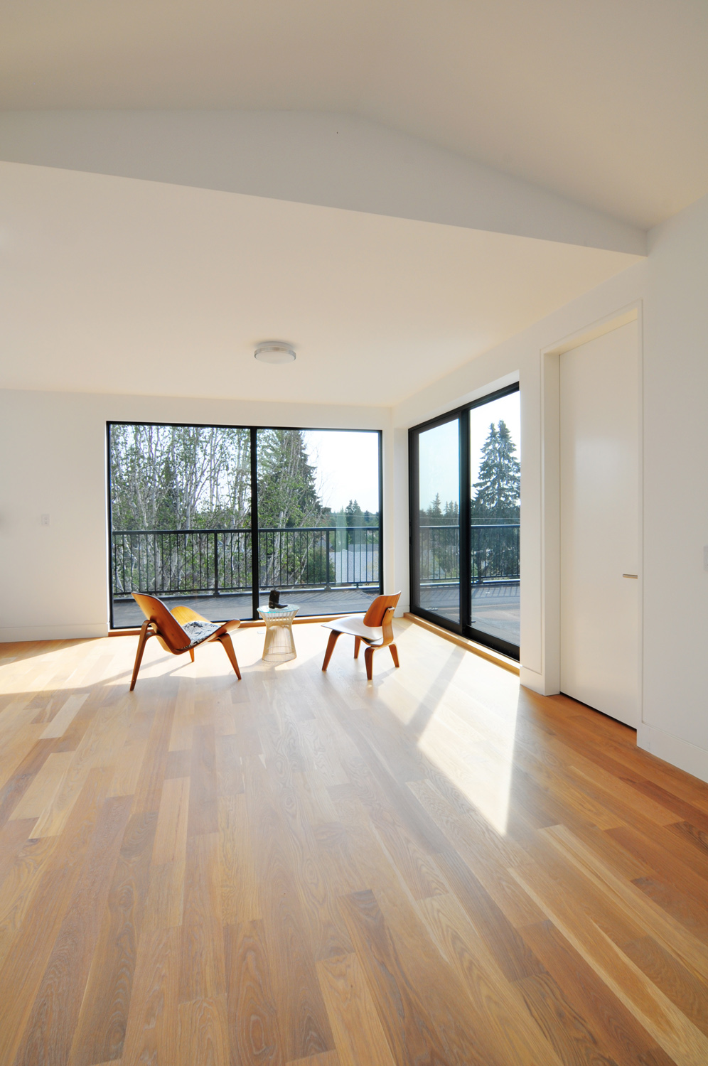 23-sitting room 1.jpg
