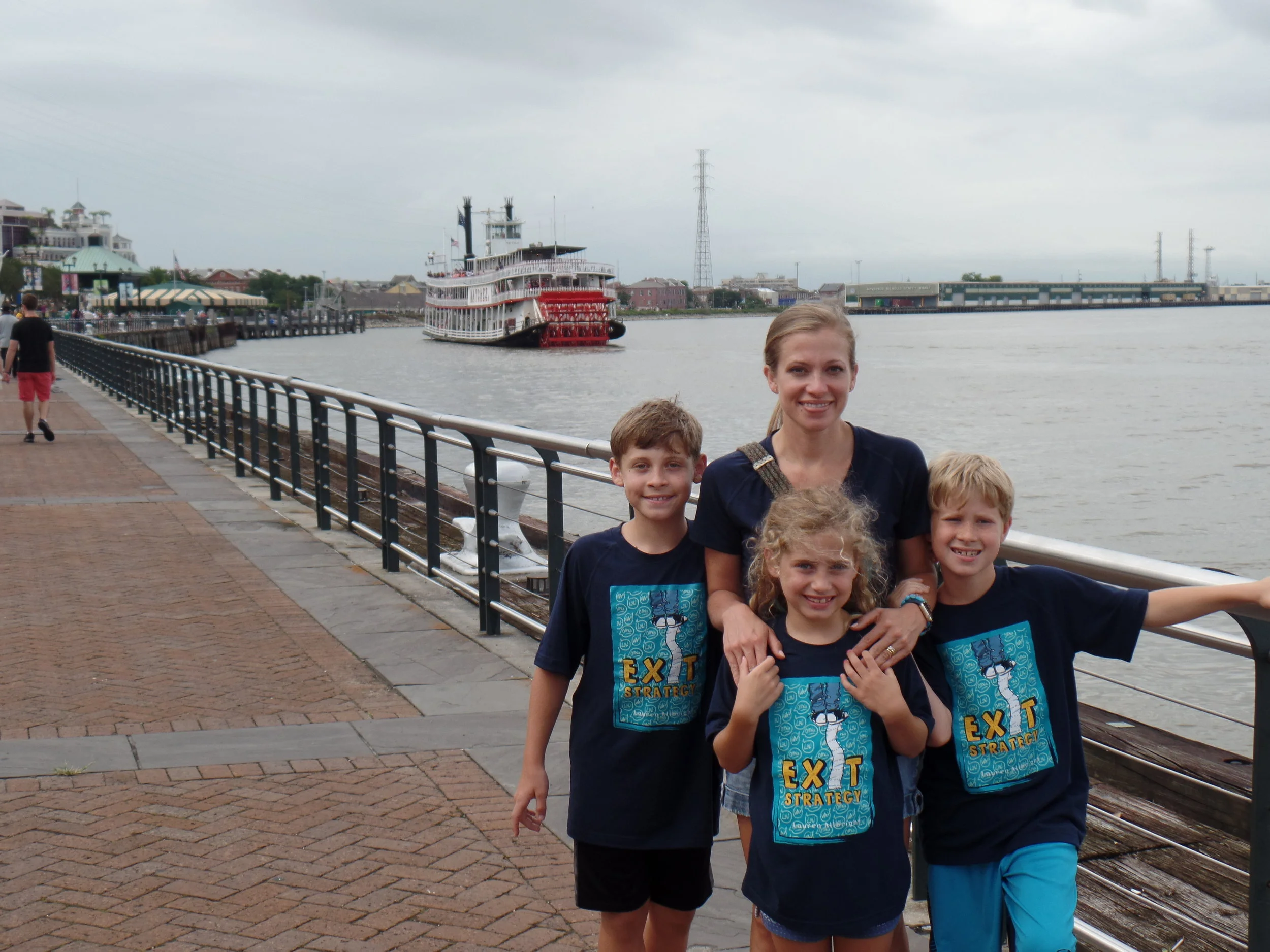 On the Mississippi Riverwalk (right before we met Ole Red Britches).