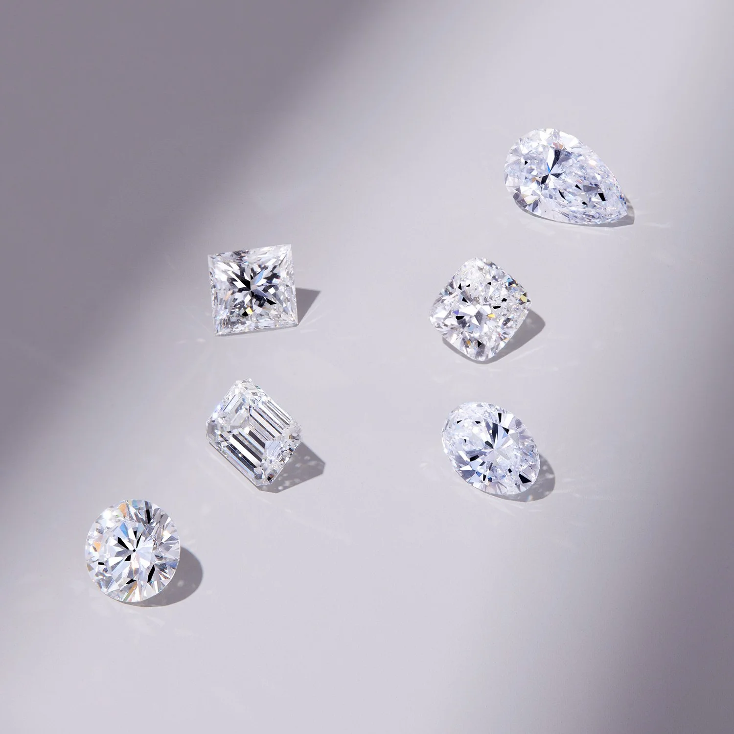 052021_SHOT27_Design_Your_Own_Ring_Loose_Diamonds_LD06229622_LD15509037__LD03987399__LD11364383__LD11307220__LD01036076.jpg