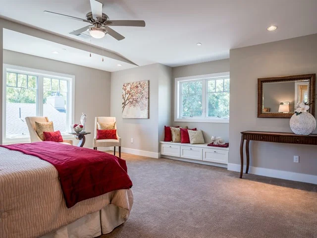 015_Master Bedroom.jpg