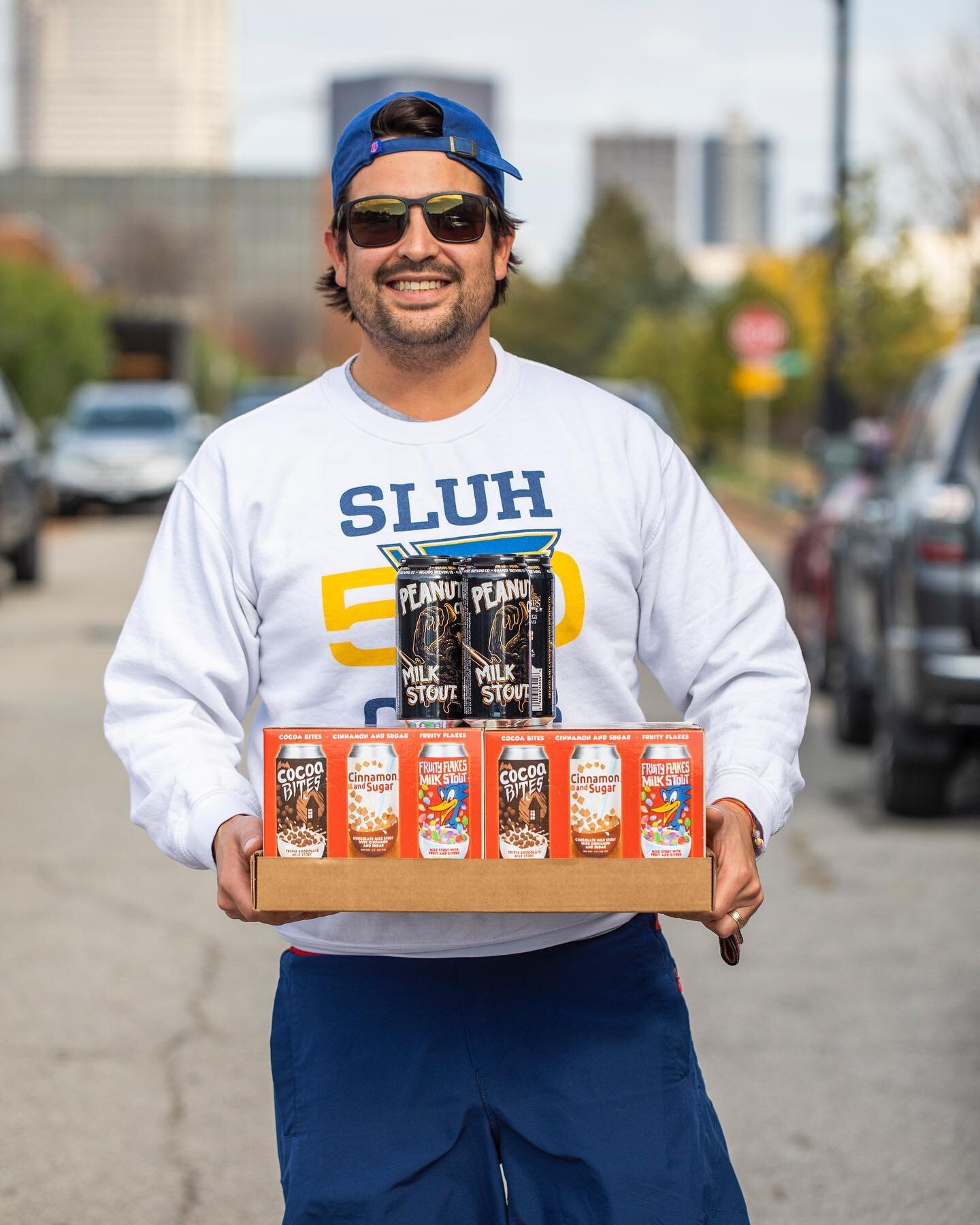 @4handsbrewingco
Cereal inspired chocolate milk stout variety pack release 😋
#branding #brewery #cereal #stlouisphotographer