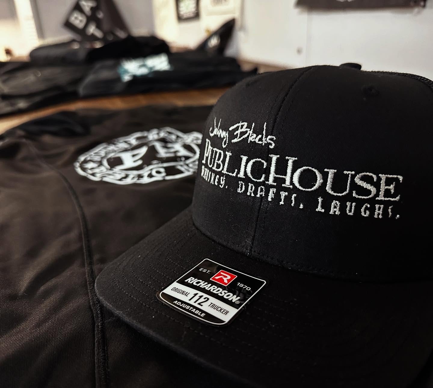 🍔🍺 Great food, great vibes! Big thanks to @johnnyblacks.ph for working together! Custom shirts? Check out Customsportsandapparel.com 

#johnnyblackspublichouse #johnnyblacks