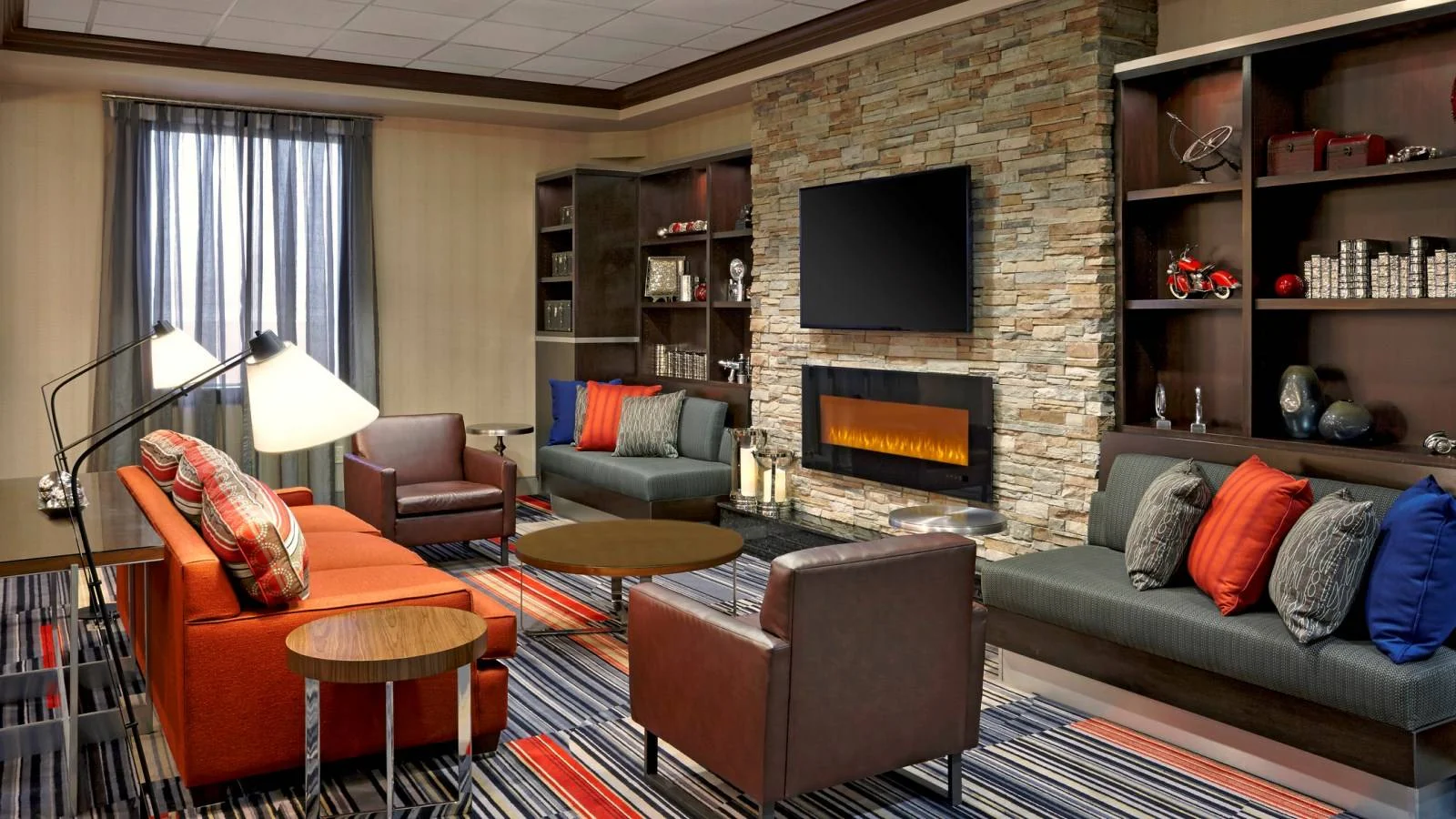FourPointsWaterlooKitchener-FireplaceLounge.jpg