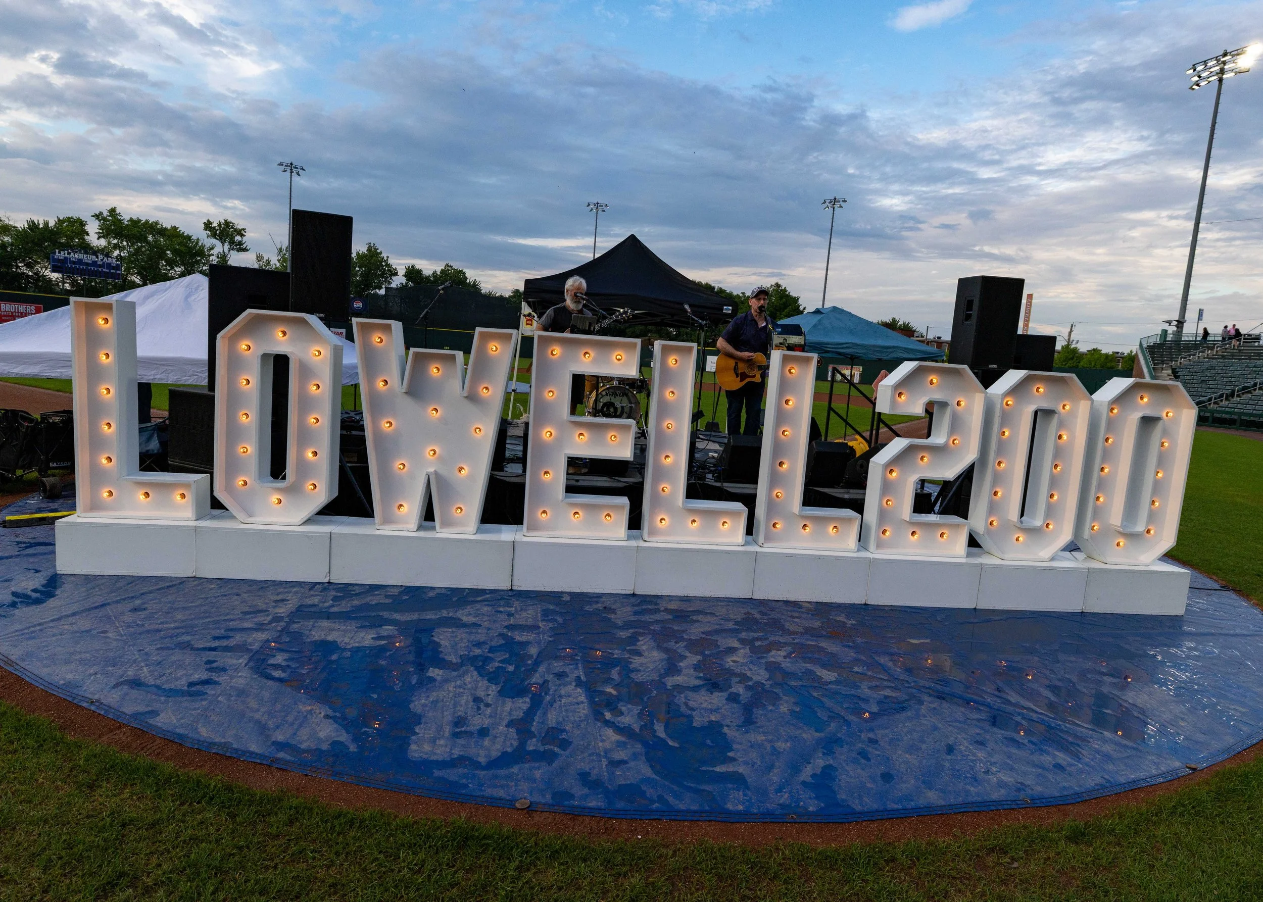 lowelljuly4th-low-res-41_55381169317_o.jpg