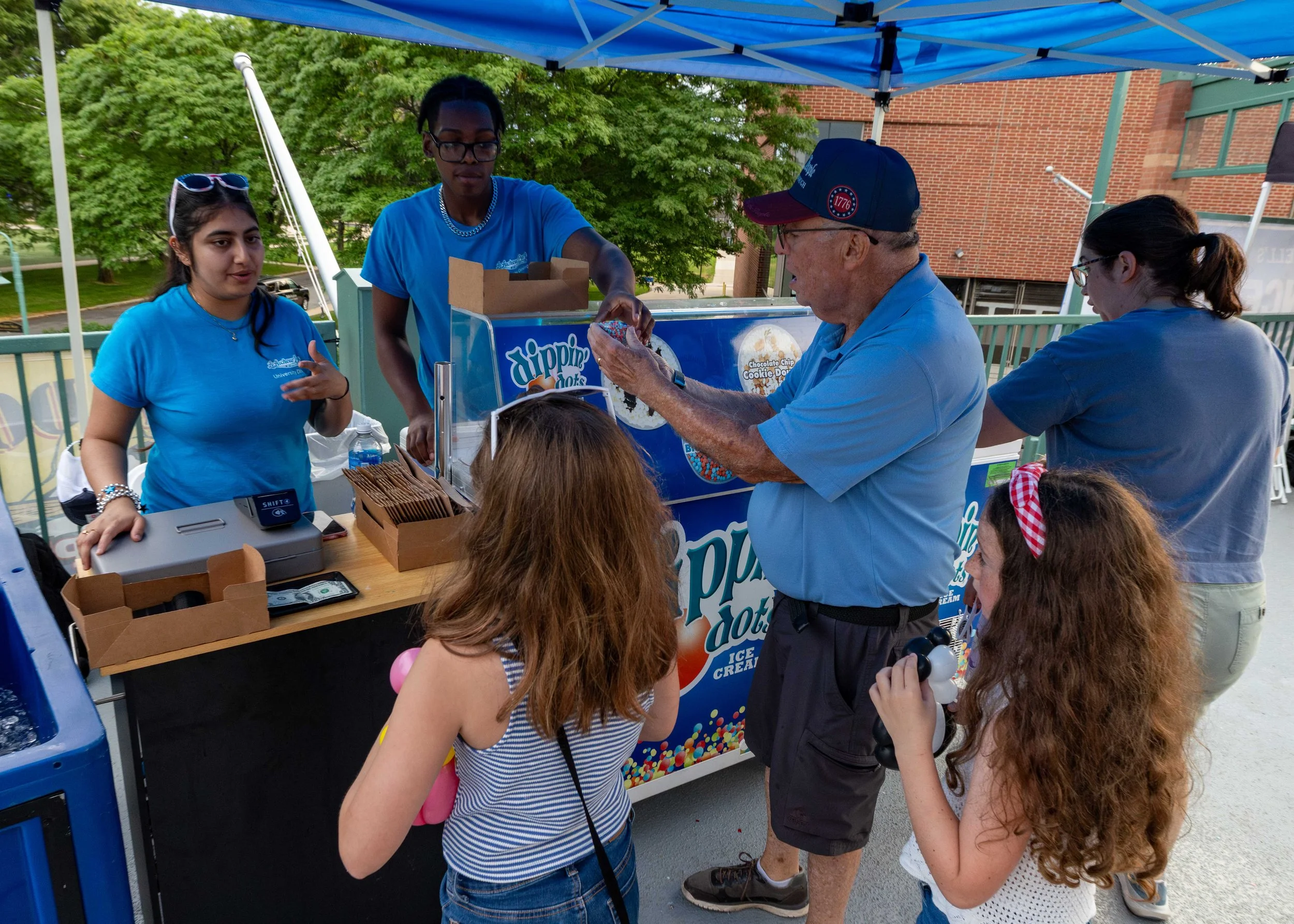 lowelljuly4th-low-res-55_55382506120_o.jpg