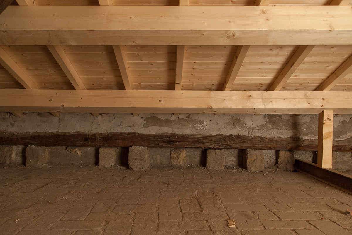 Sottotetto in legno e tavelle dopo i lavori