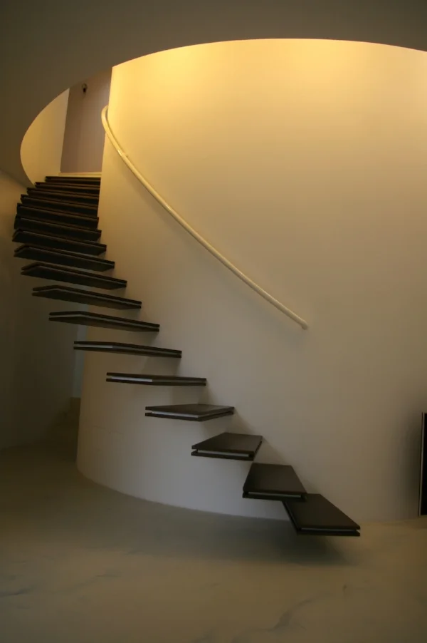 Il vano scala illuminato