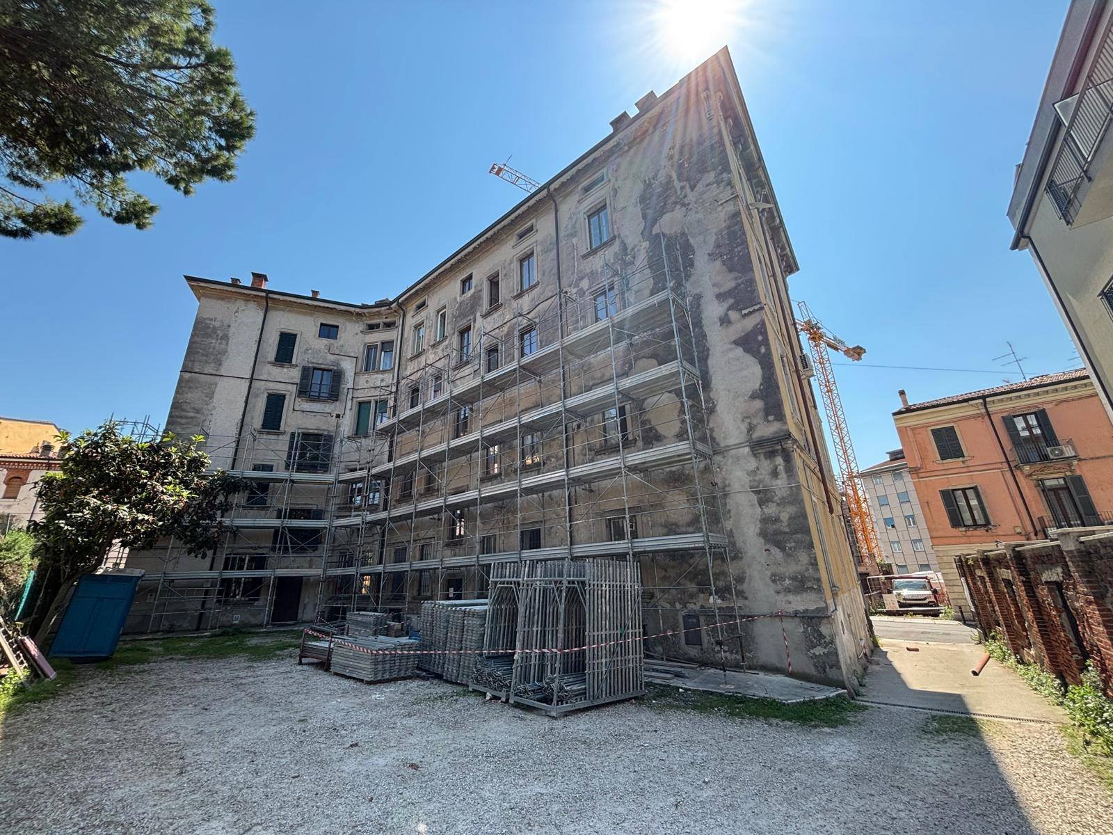 Rifare un TETTO in LEGNO in sole 2 SETTIMANE? Vi porto nel cuore della Bioedilizia nei Palazzi STORICI di Verona!