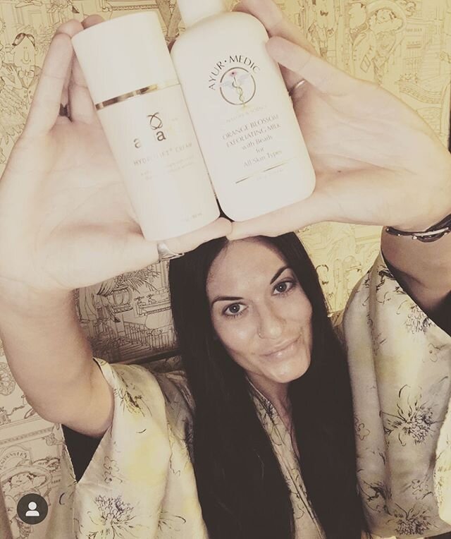 @moonstonek8 enjoying her skincare products ordered from my online shop! Orange blossom exfoliating milk should be used a few times a week and the hydrolift cream is an anti aging cream with retinal and should be used daily for best results 💯 LINK I
