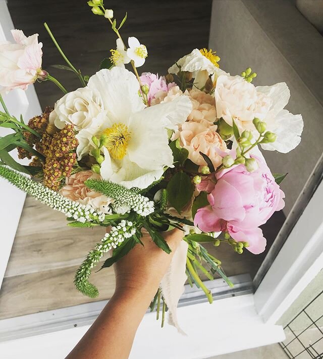 Fresh bundle of flowers from @palmandmeadowco If you live in LB or near she&rsquo;ll deliver to you 💕