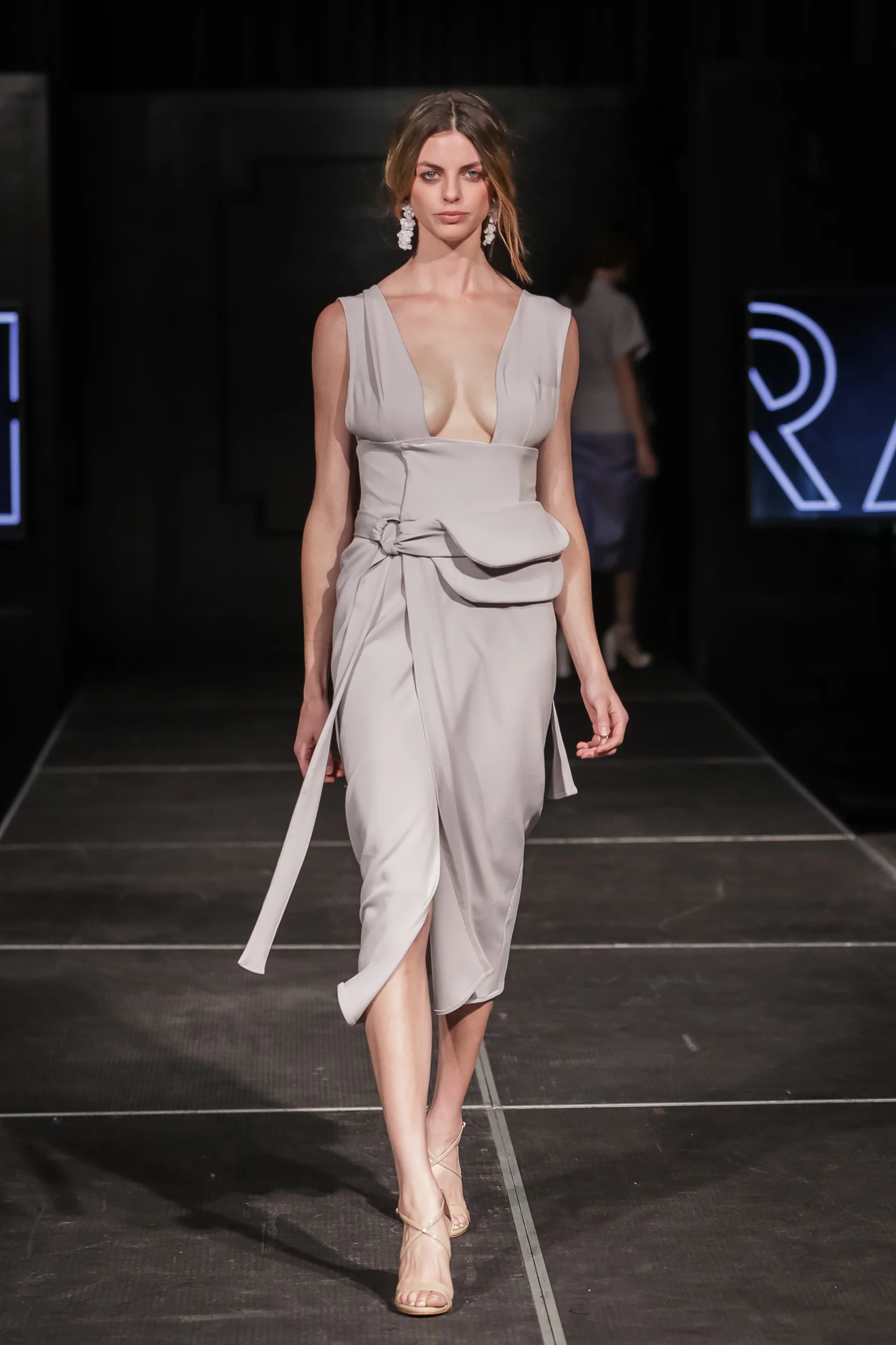 FERRAH SS18 Look 3 - i : Patna Structured Wrap Dressii : Mito Bag-Belt 
