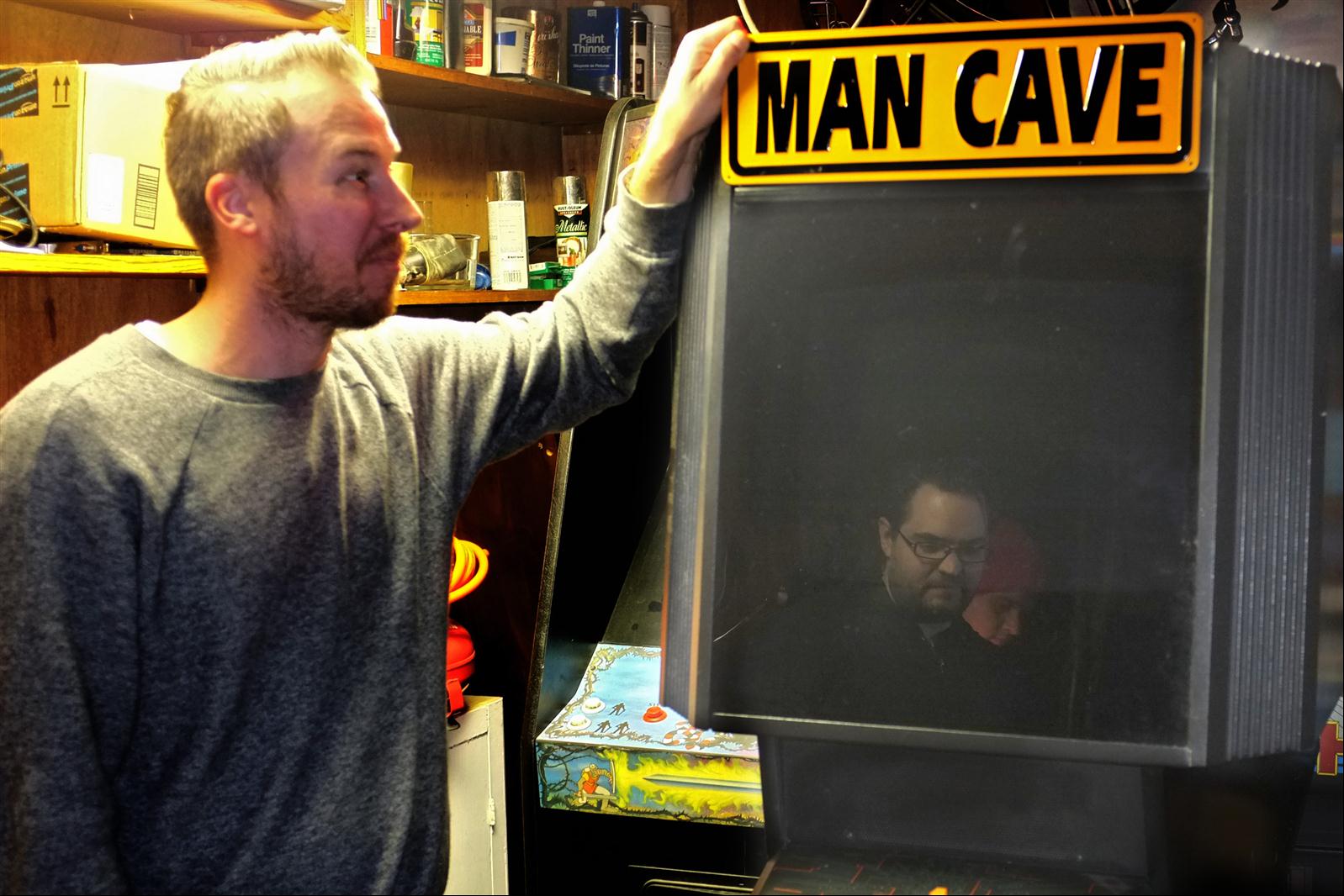 I show off the new Major Havoc repro marquee.