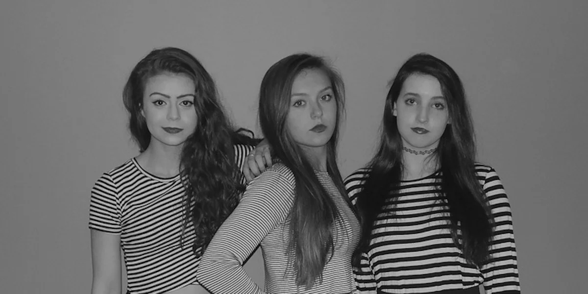 Freaky Pedals & Finger Skills: The Surreals