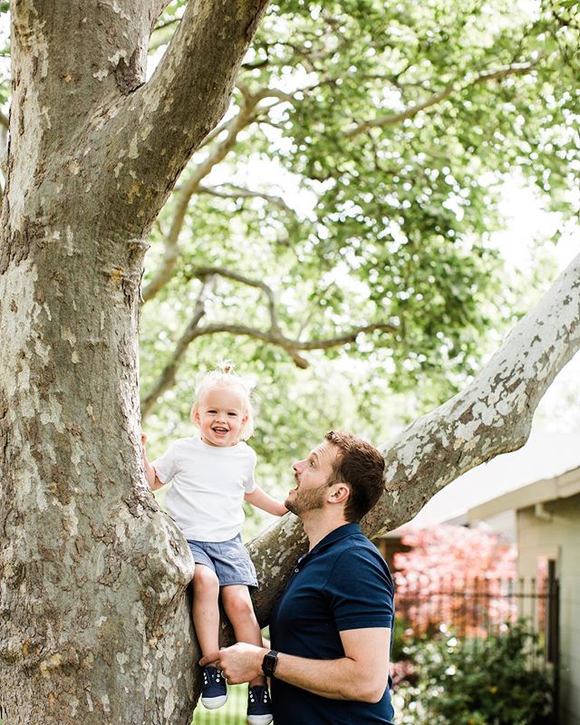 Little Knox&rsquo;s smile is infectious! Running around with Daddy and doing some tree climbing was exactly what these boys enjoyed doing together.
.
.
.
.
.
.
.
.
.
.
.
#charissaannephotography #granitebayphotographer #sacramentophotographer #daddya