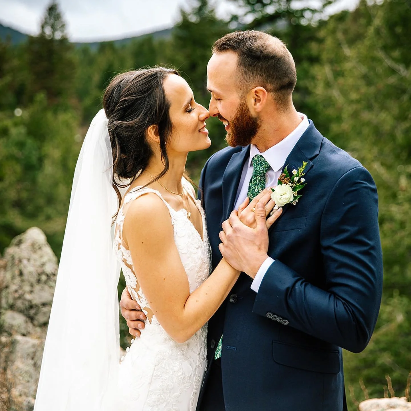 Happy 1st Anniversary, Mr. + Mrs. Busch ✨

@sunprairiefilms 
@woodlandscolorado