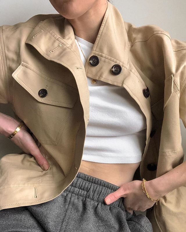 I like to think the chic-ness of a cropped trench balances out the pilling of these 5+ year old sweatpants...yay or nay though? #ImNotLinkingThemDontWorry #LikeToNOTKnowIt? (&lt;&mdash; wait lololol that should 100% be a thing) 🧥🤍