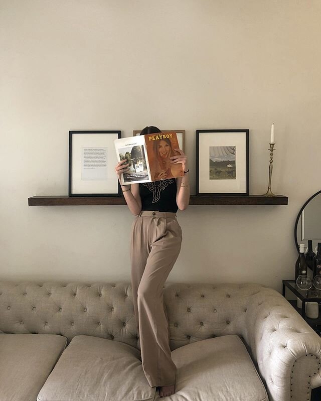 I read it for the articles.🐰📰 I bought a handful of vintage magazines off @etsy and they&rsquo;re some of my favorite home additions! I highly recommend mid-70s Vogues + Playboys(: -
-
Wearing a vintage bodysuit from mi mama and my new favorites bo