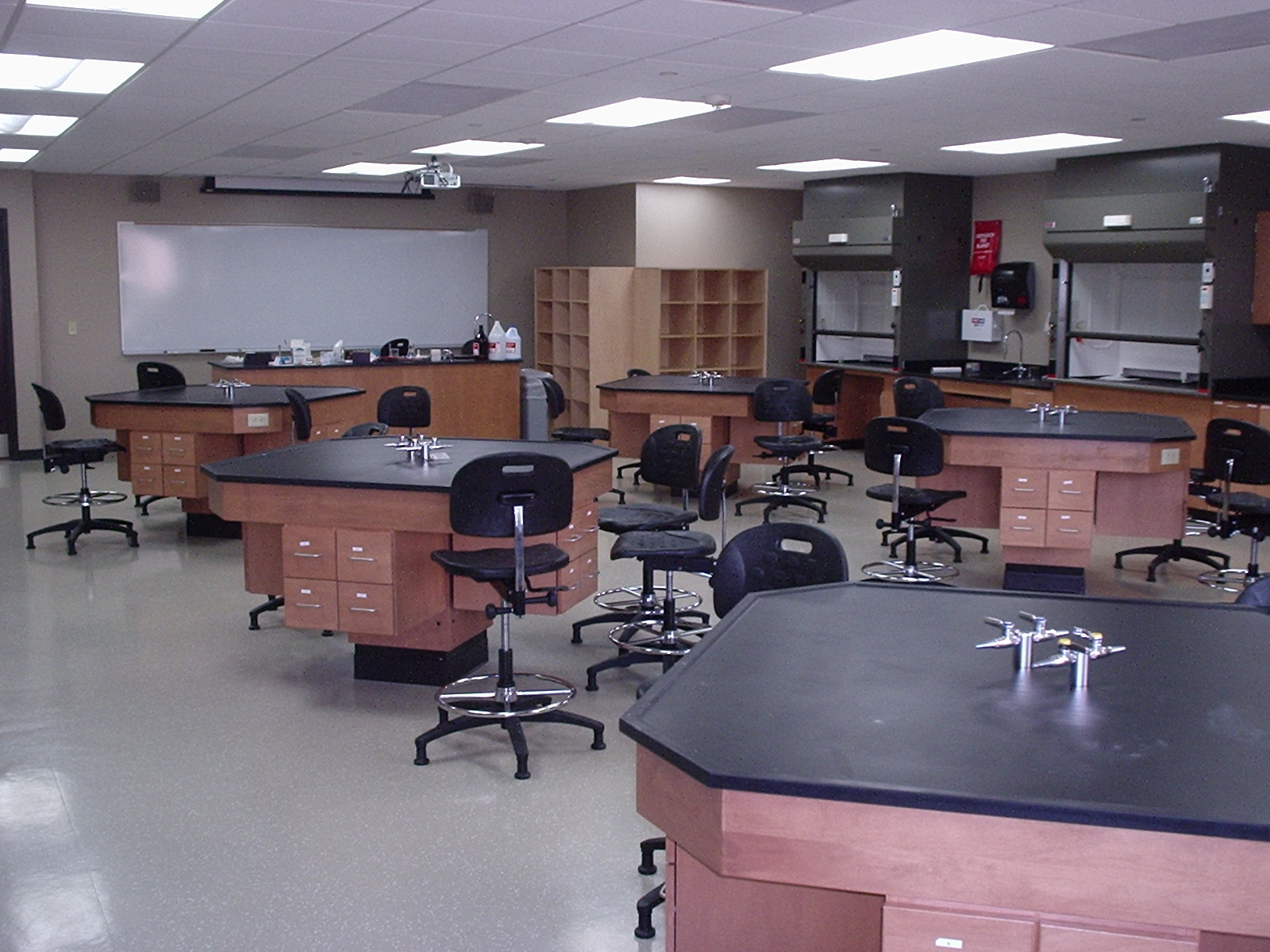 CUW - Science Classrooms (2).JPG