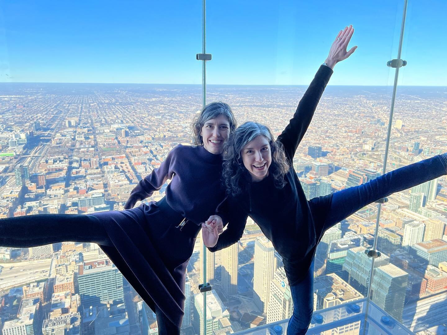 #skydeckchicago #twins #chicago #103 #thanksgiving #family #familytime #sisters #beautiful #view #cityscape