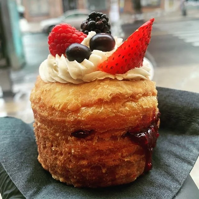 Fresh summer berries with vanilla buttercream echo our love for #summertime as well as our respect for #frontlineworkers and #fallenheroes at this time of trial for our country. Thank you. We’ve got a limited selection of these beauties availab