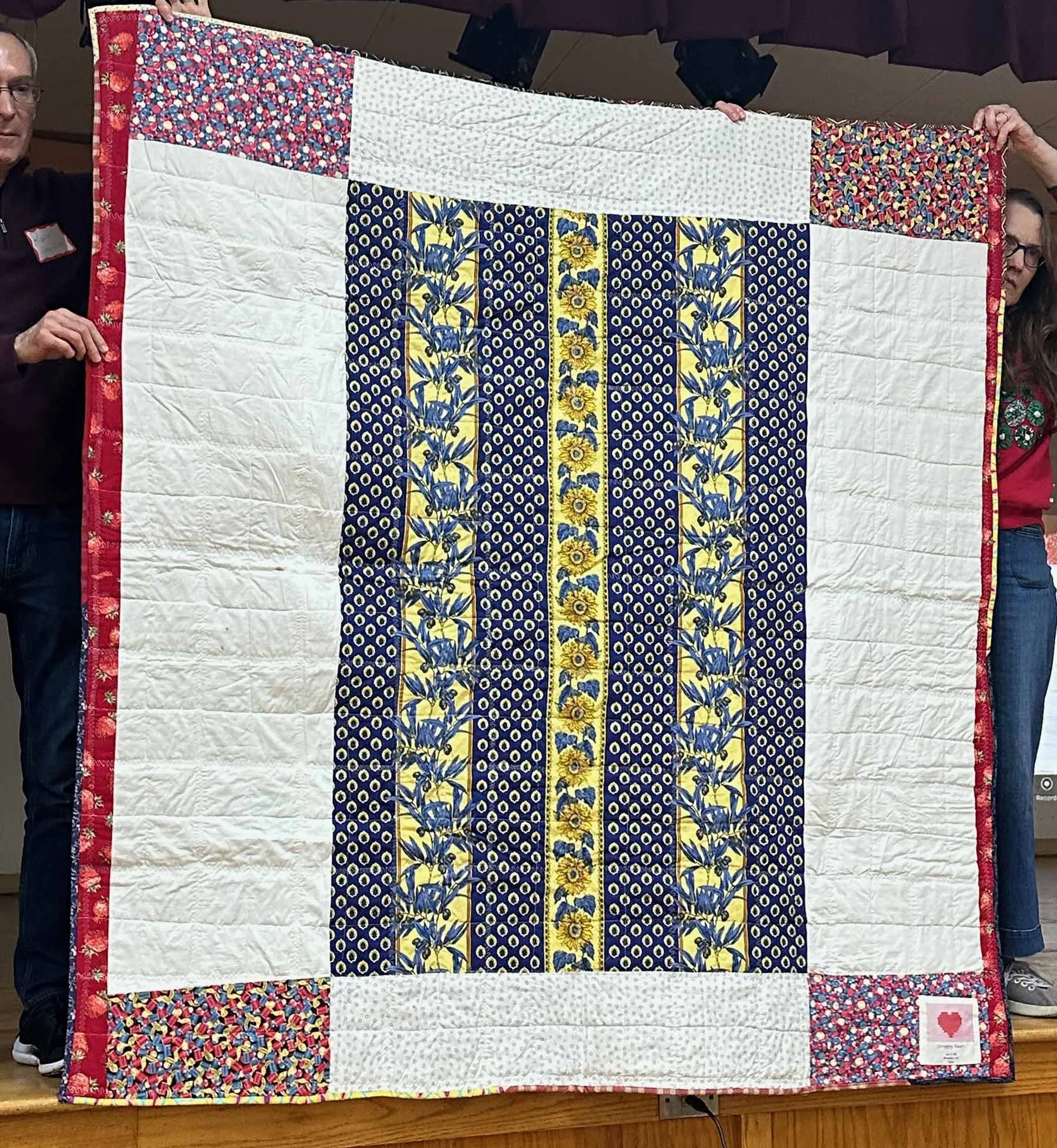 Lyn Hill, scrappy heart quilt back