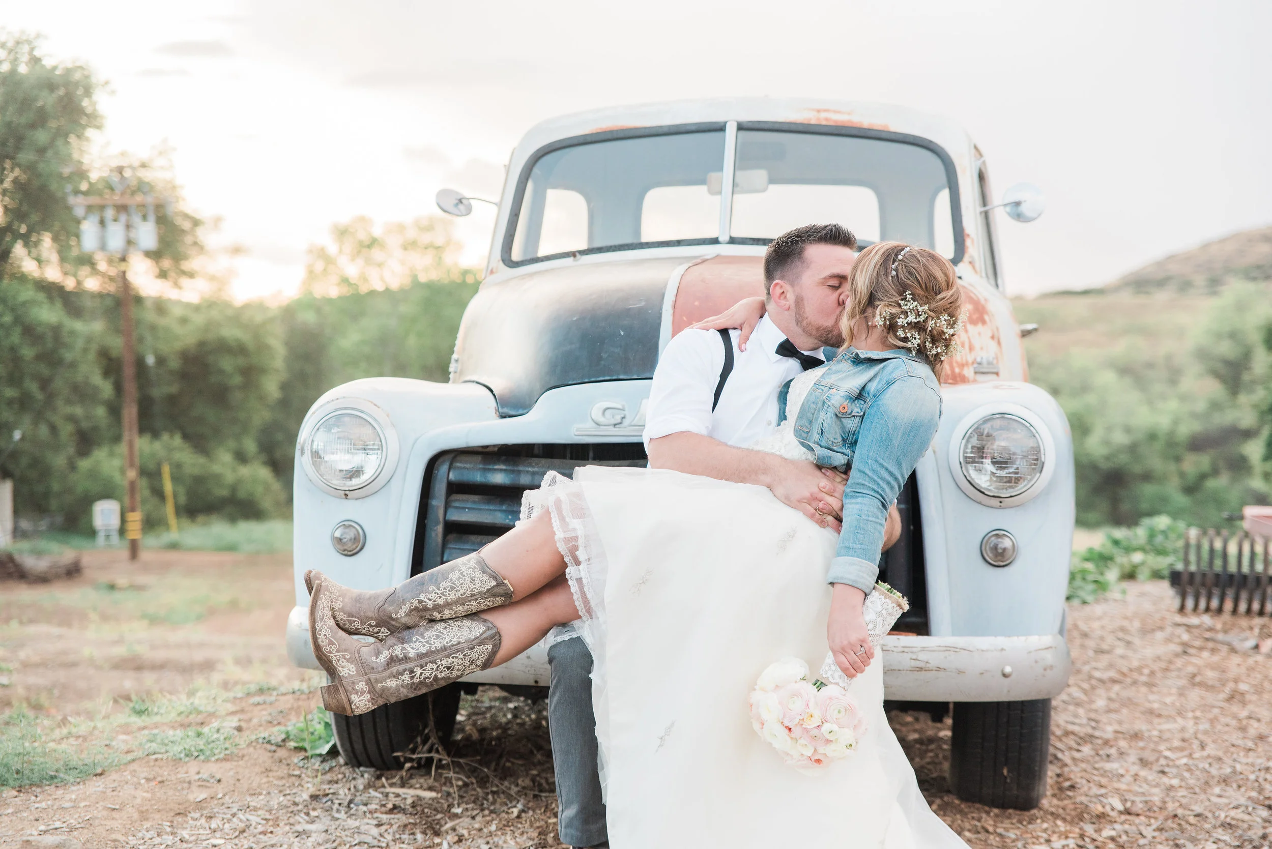 Seth + Shaina || Owl Creek Wedding || Stevie Dee Photography