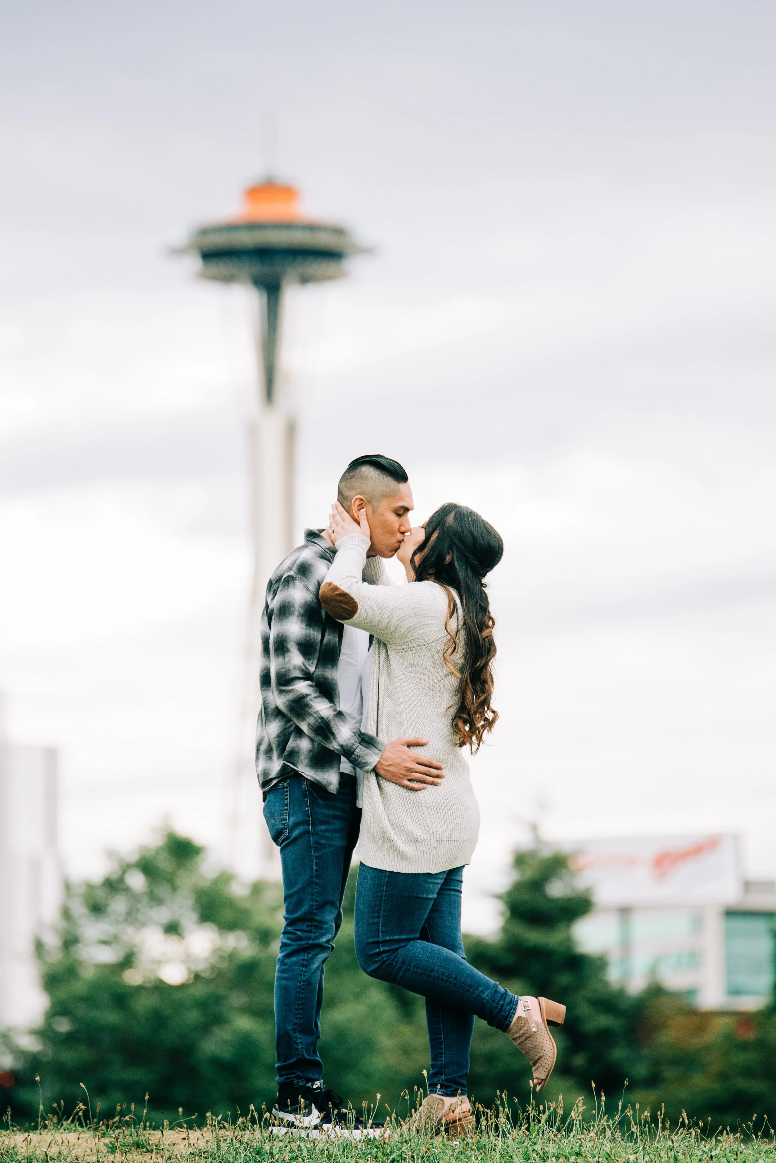 Nikki + Angelo || Seattle Engagement Session || Stevie Dee Photography || Lake Union Engagement || Discovery Park Engagement Photos