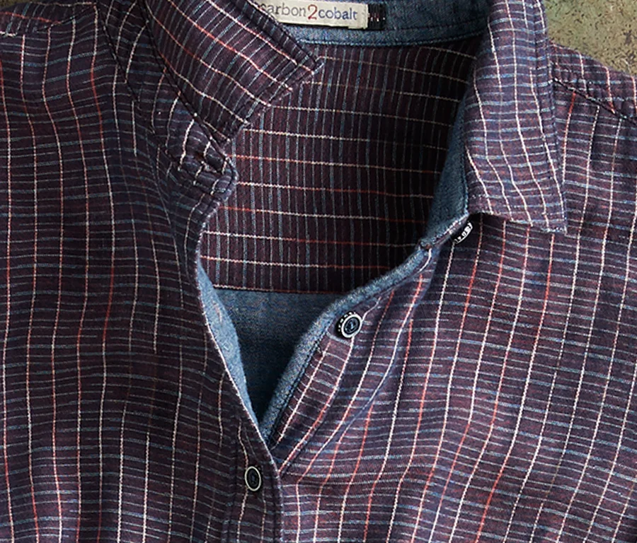 Discover the Trellis Plaid Purely carbon2cobalt, but uniquely for her — this feels like a seasonal plaid perfect for the season, but with a modern twist. With its own indigo accents, this shirts goes perfectly with jeans and boots. 
