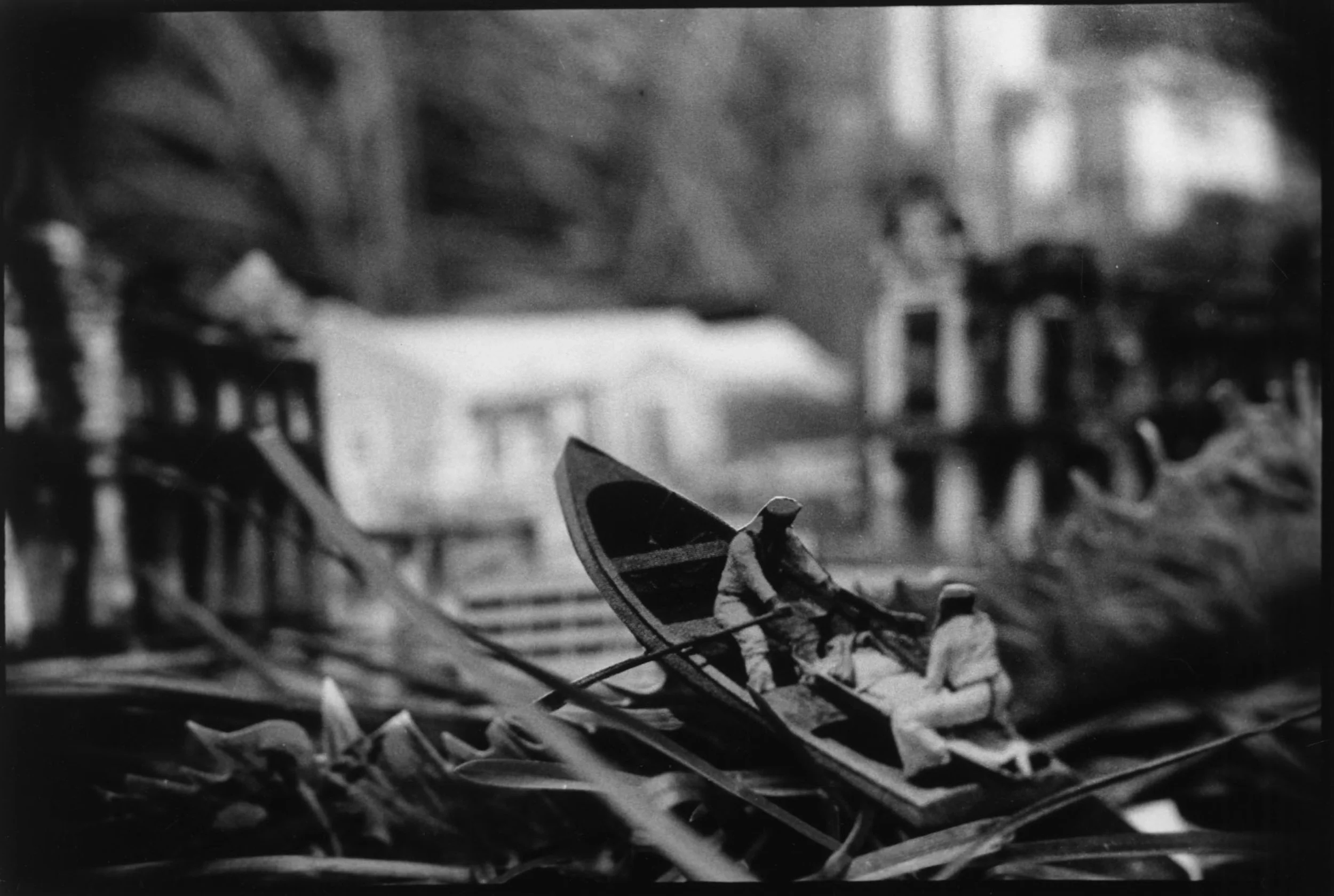 The boatmen must be prepared for all eventualities as they arrive in an unfamiliar area. -2008