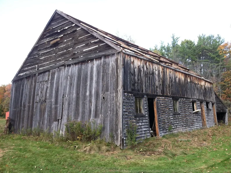 turnpike barn 1.JPG