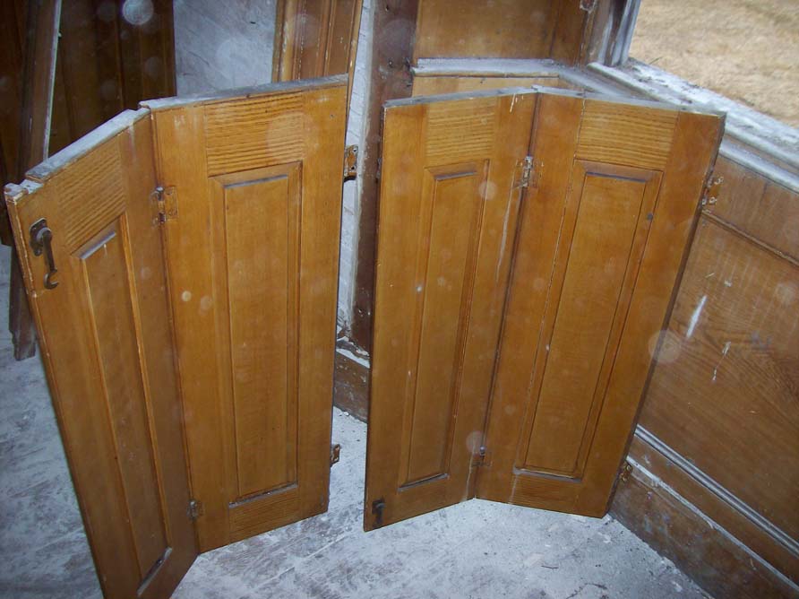 bath folding shutters.JPG