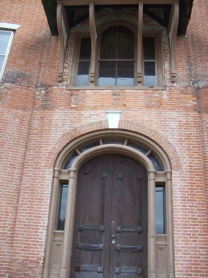 bath door and window.JPG