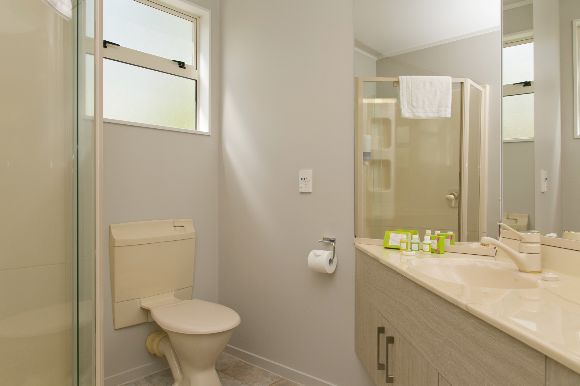 three bedroom bathroom 2.jpg