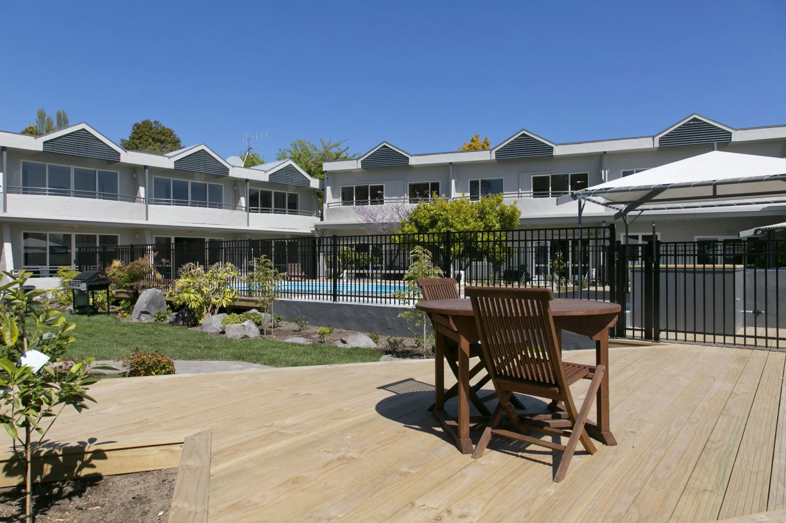 pool area deck 2-min.jpg