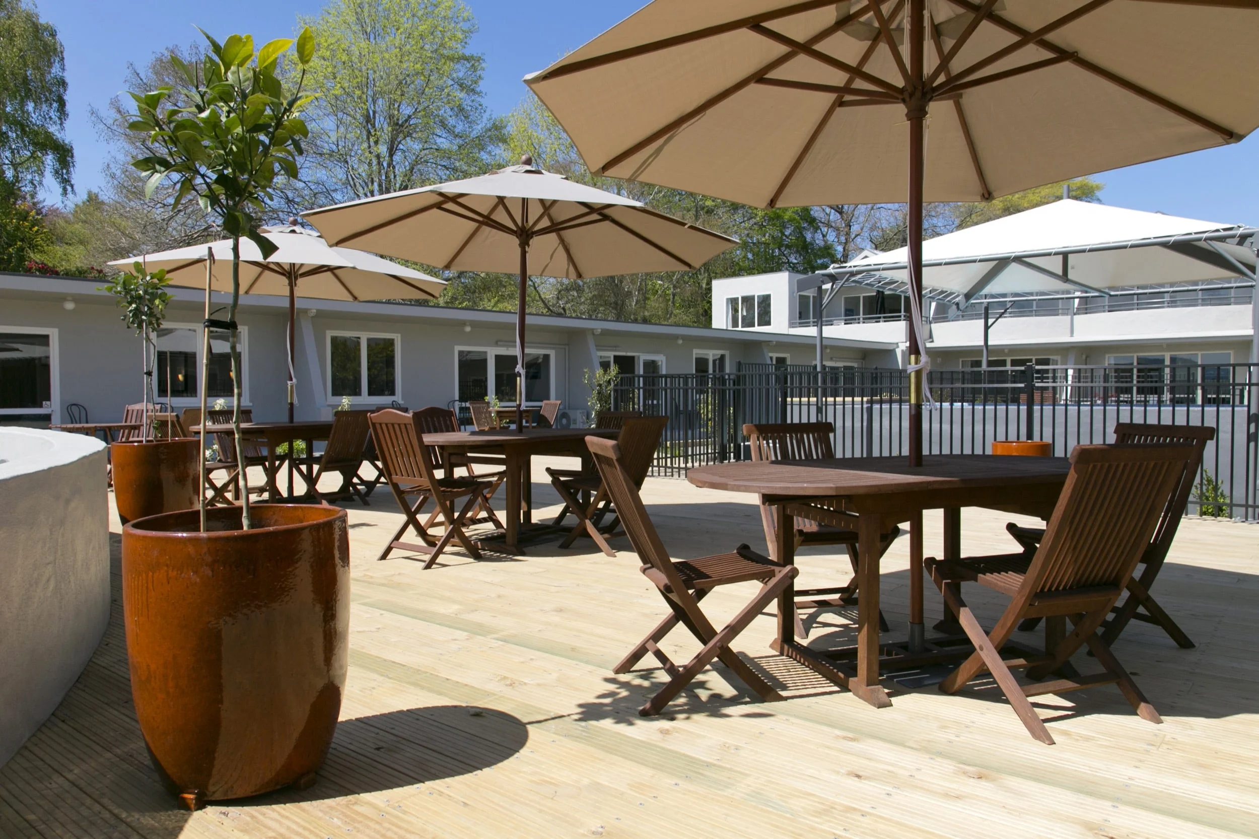 pool area deck 4-min.jpg