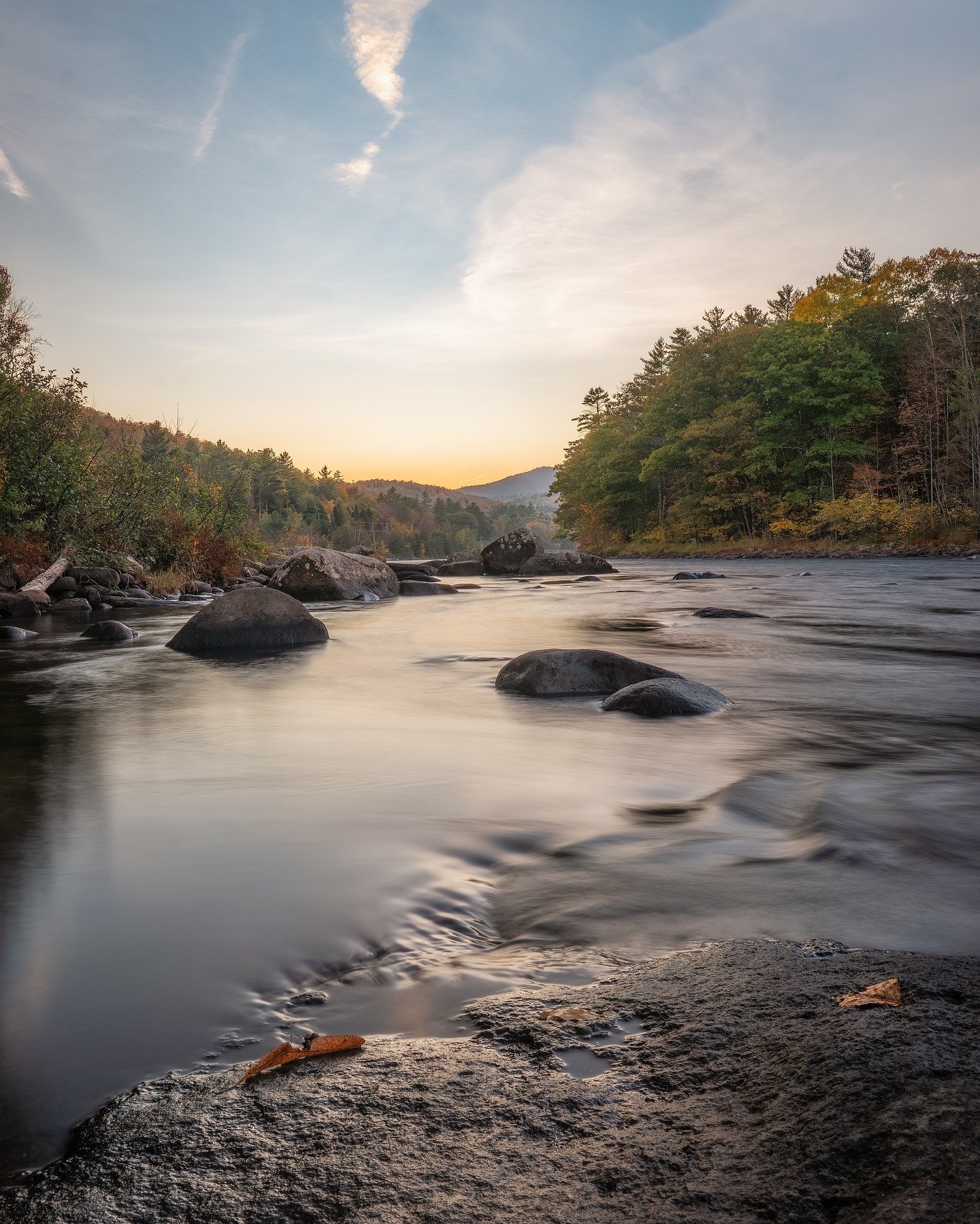 𝗪𝗵𝗲𝗻 𝘁𝗵𝗲 𝗦𝘂𝗻 𝗟𝗶𝗻𝗴𝗲𝗿𝘀

Daydreaming about warmer weather. When these waters feel less distant and the light takes its time.

#Adirondacks
#UpstateNY
#LakeGeorgeRegion
#VisitAdirondacks
#ADKLife
#AdirondackMountains
#ExploreNewYork
#Wan
