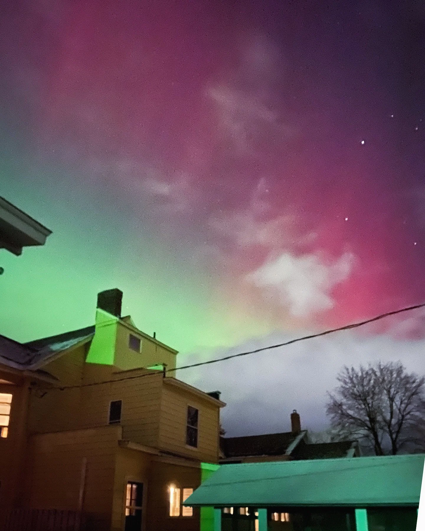 static
keeps you from hearing 
the great signal

#NorthernLights
#AdirondackNights
#StarrySky
#UpstateNY
#NightPhotography
#LongExposure
#AuroraBorealis
#CosmicCalm
#CelestialLight
#SkyWatchers
#QuietMoments
#PeaceInTheChaos
#LifeInFocus
#TheGreatSig