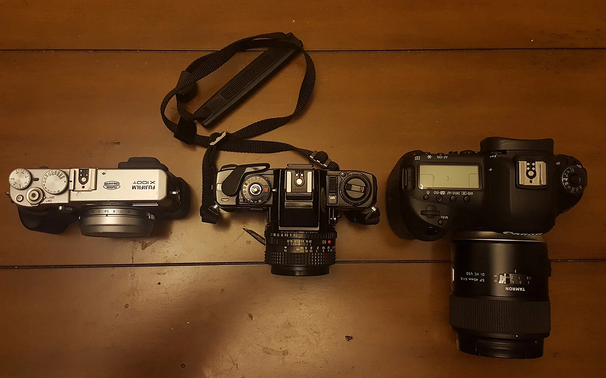 Left: Fuji X100T (with 23 mm f/2), Center: Minolta X570 (with Rokkor 50mm f/1.7), Right: Canon 5DIV (with Tamron 45mm f/1.8)