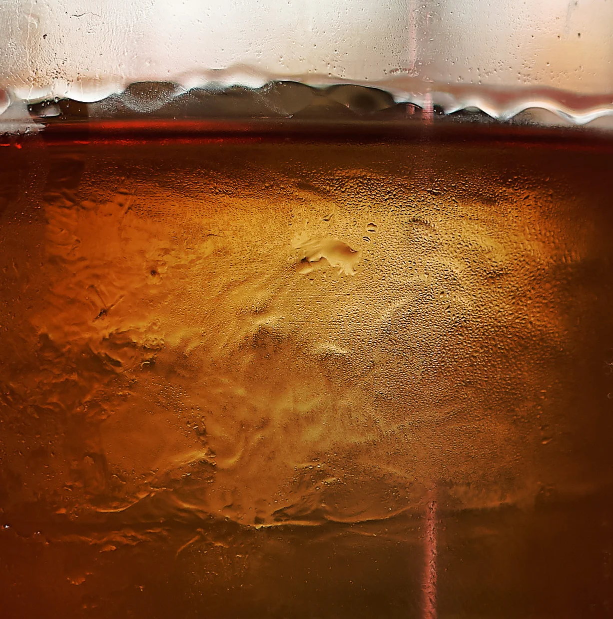 Glass / Ice - 100% crop (click to enlarge)