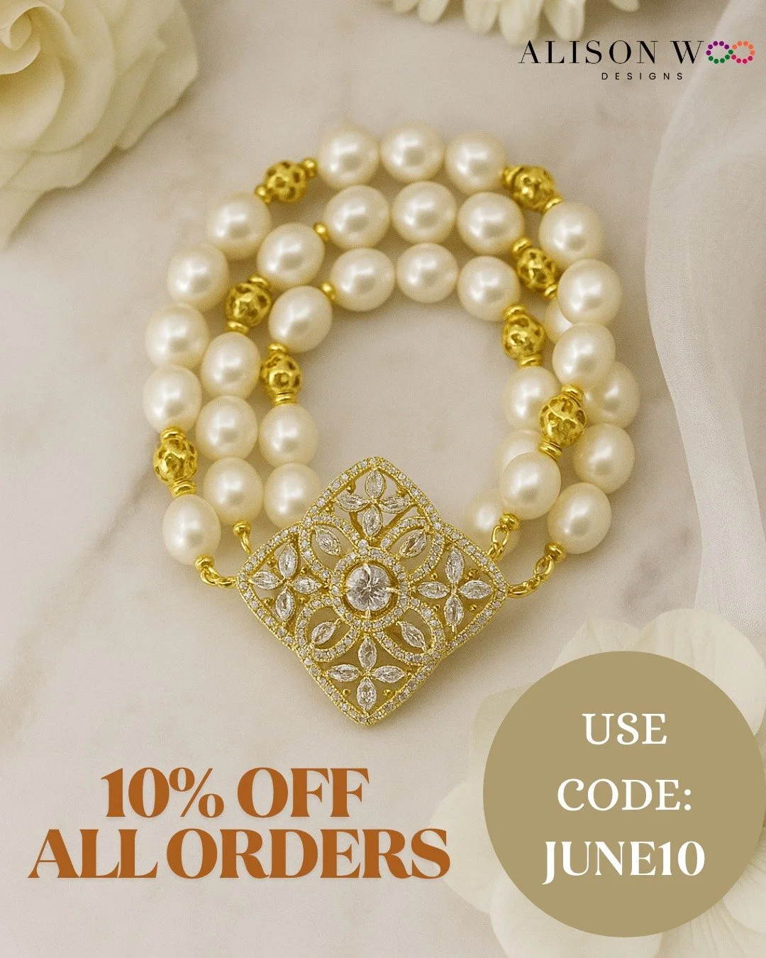 This month, we&rsquo;re putting pearls in the spotlight ✨
Our Pearl Renaissance Bracelet with radiant gold detailing and a statement filigree clasp perfectly blends classic bridal elegance and heirloom-worthy charm.
Each pearl shines with intention&m