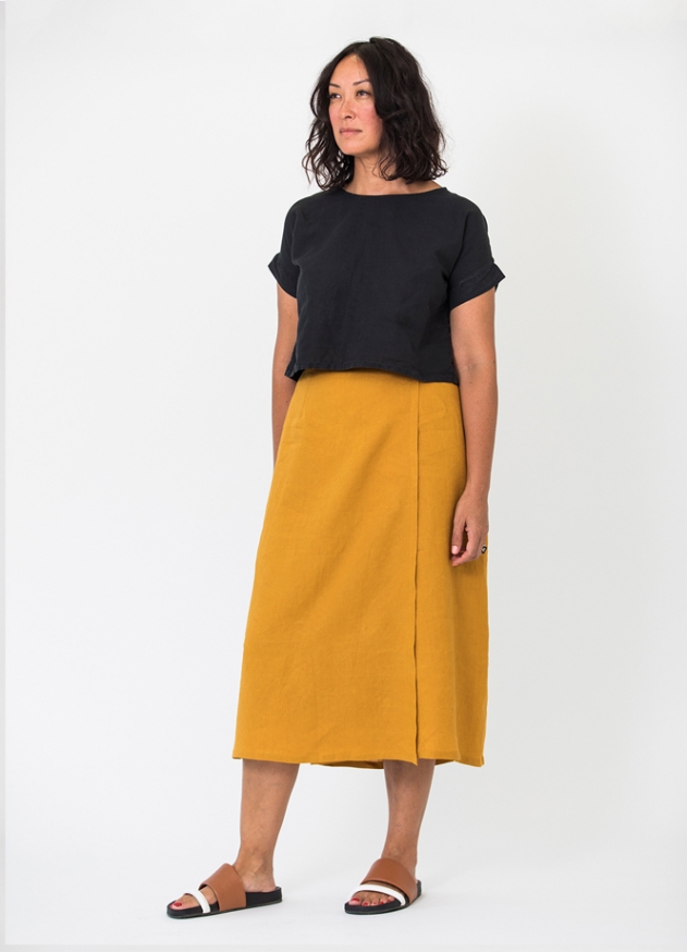 ASOS DESIGN Tall linen midi pencil skirt with slit in black | ASOS