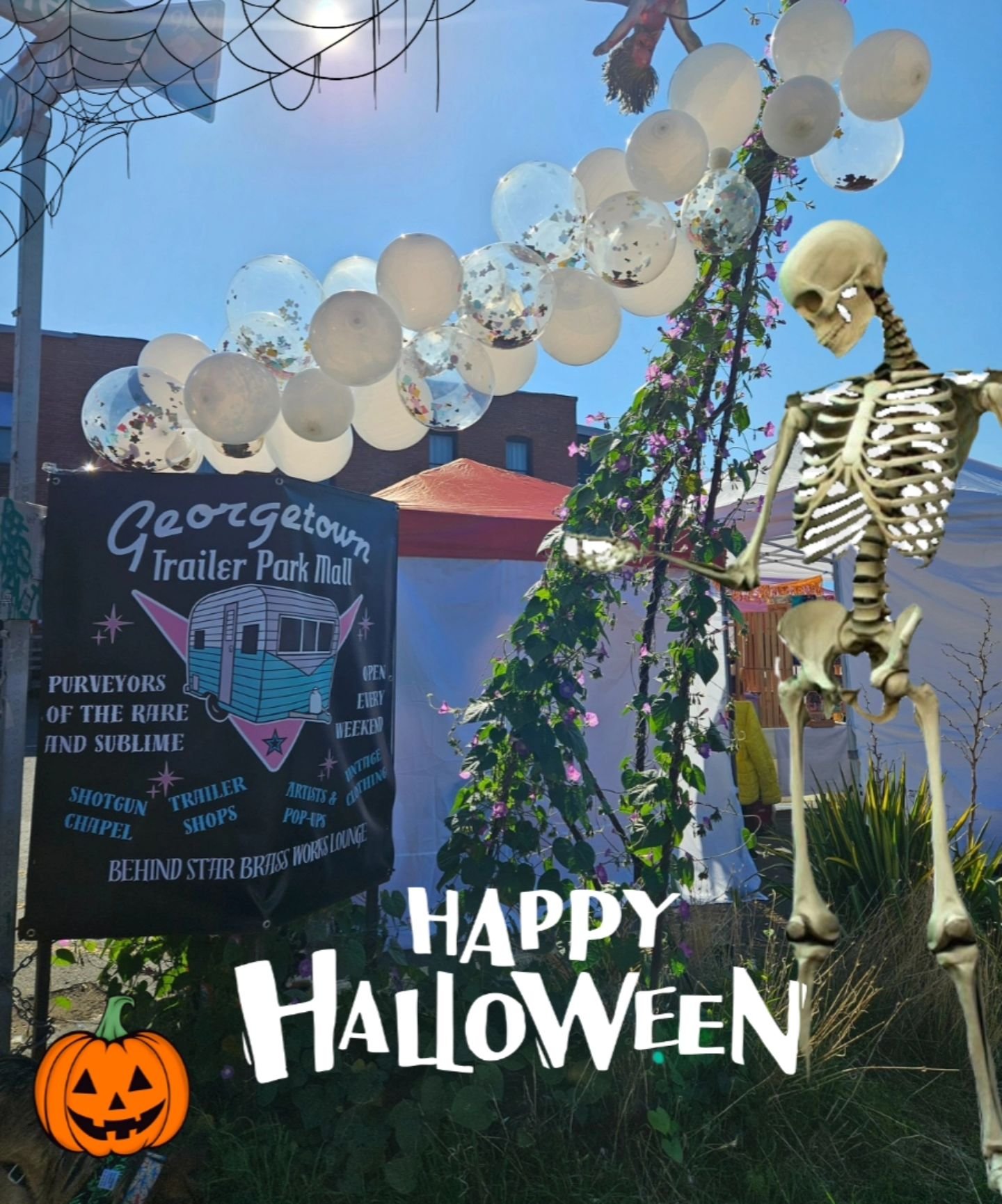 Happy Halloween from our spooky heart to yours!☠️