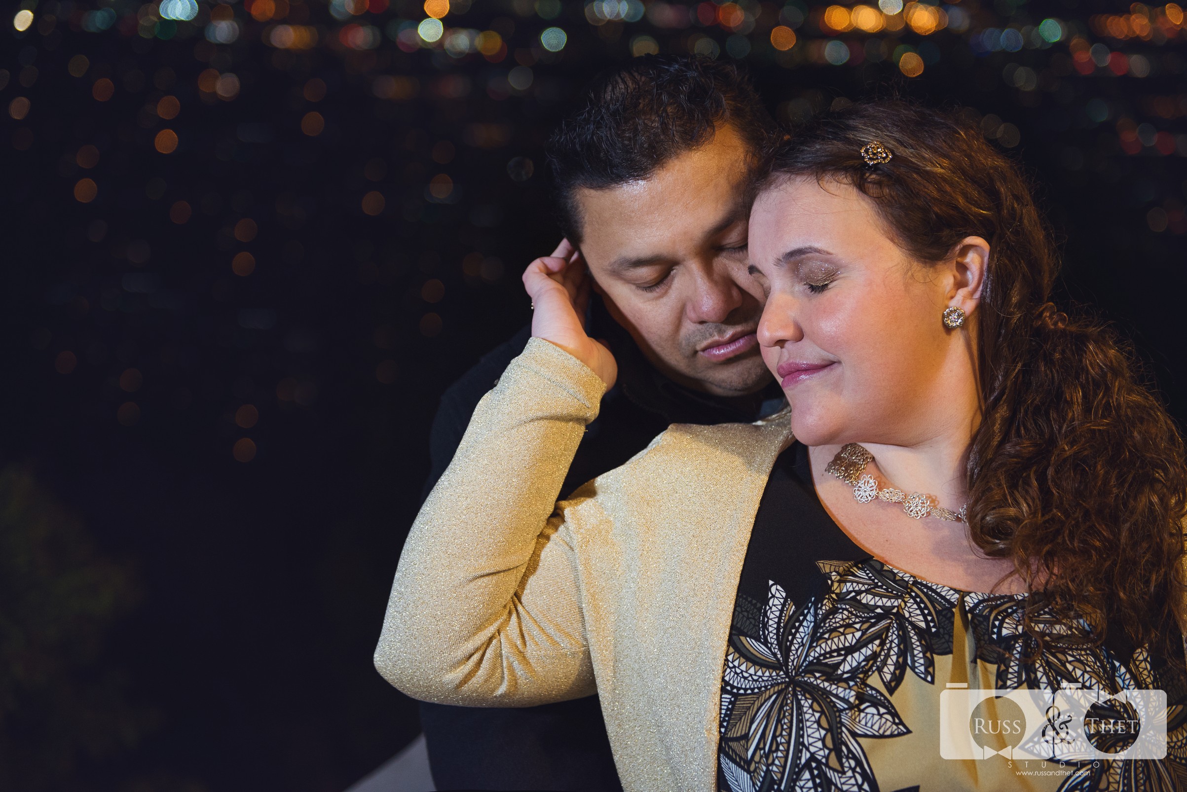 Hector&Vanessa-Griffith-Conservatory-Engagement-Photographer (8).jpg