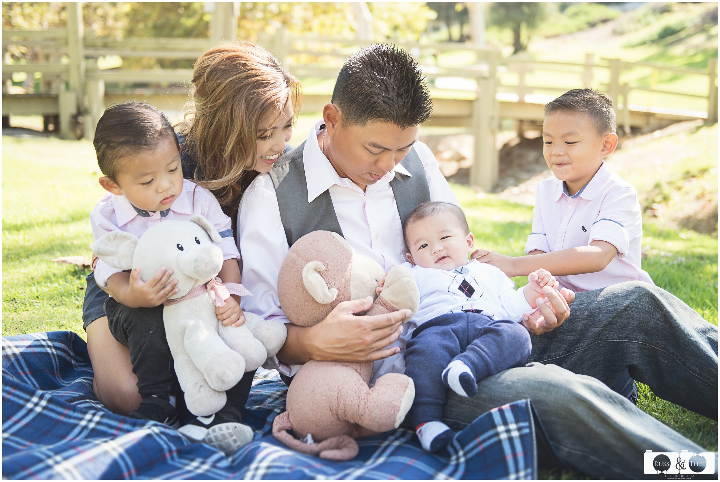 La-Mirada-Creek-Park-Family-Maternity-Kids-Portraits (2).jpg