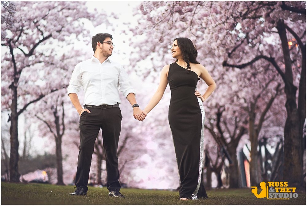 DOWNTOWN-PORTLAND-CHERRY-BLOSSOM-ENGAGEMENT (4).jpg