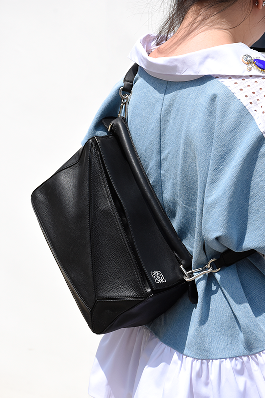 loewe puzzle bag ways to wear