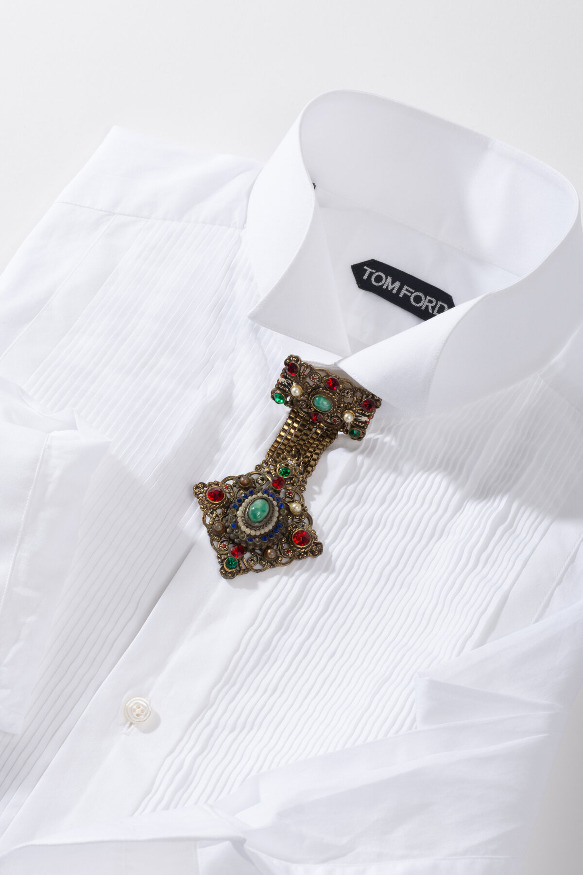 BAGAHOLICBOY SHOPS: 5 Designer Brooches To Complete Your Look - BAGAHOLICBOY